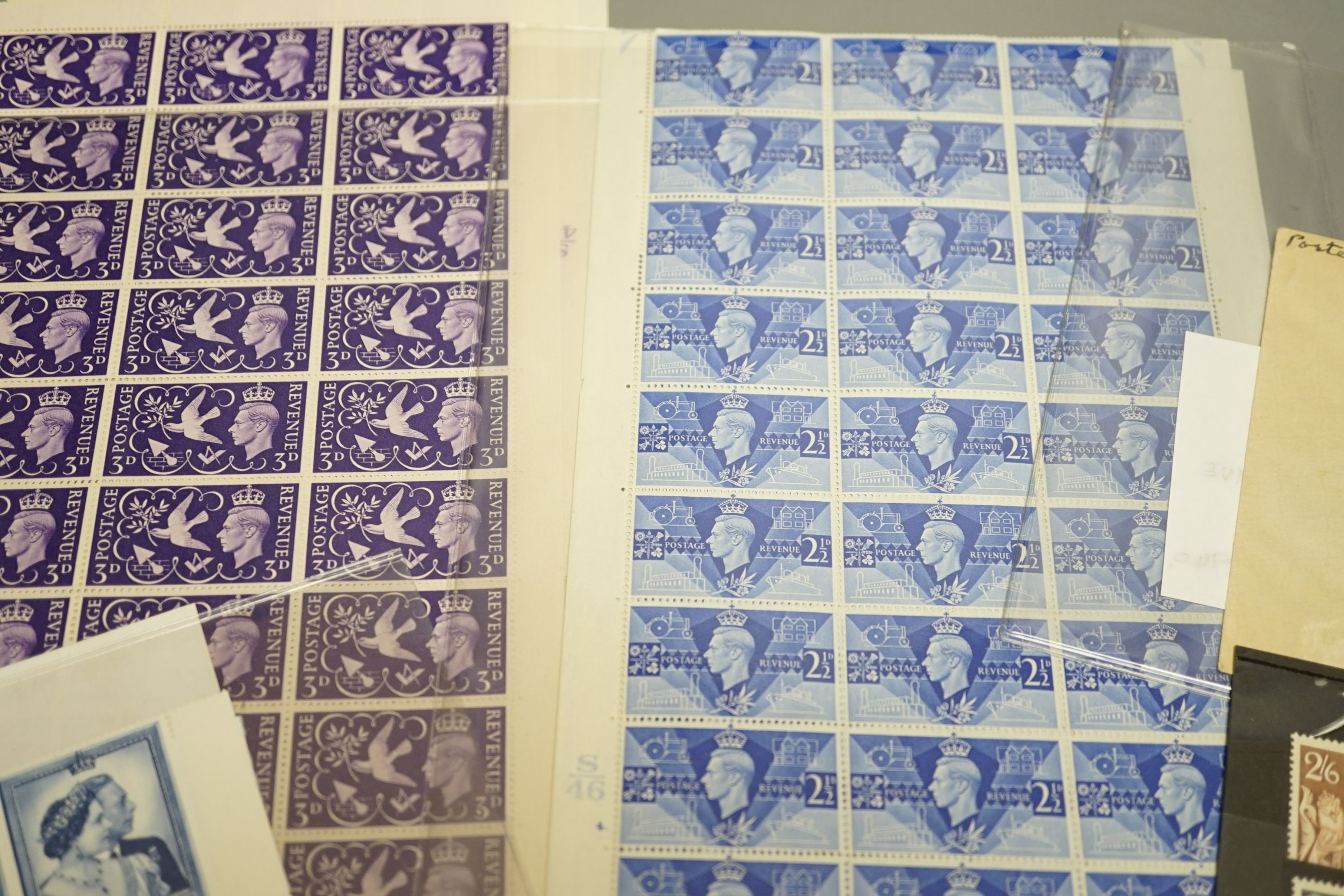 Great Britain 1939-48 set of high values u/m, 1948 Silver Wedding £1 - three u/m pairs and set on illustrated F.D. cover. mint blocks 1946 Victory 2½ and 3d